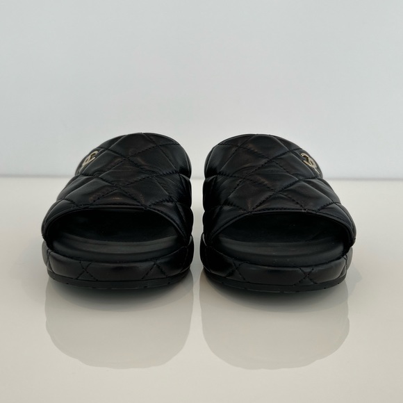 CHANEL 23C BLACK LEATHER PLATFORM SLIDE SANDALS SIZE IT 38 / US 8 - Picture 13 of 15